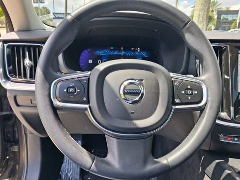 Used 2023 Volvo S60 B5 Core FWD image 17