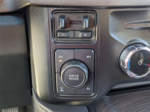 Used 2025 Ford F250 Platinum w/ FX4 Off-Road Package image 25