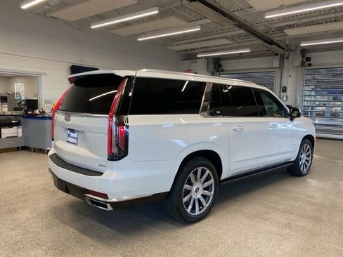Used 2023 Cadillac Escalade ESV Premium Luxury Platinum AWD/4WD image 5