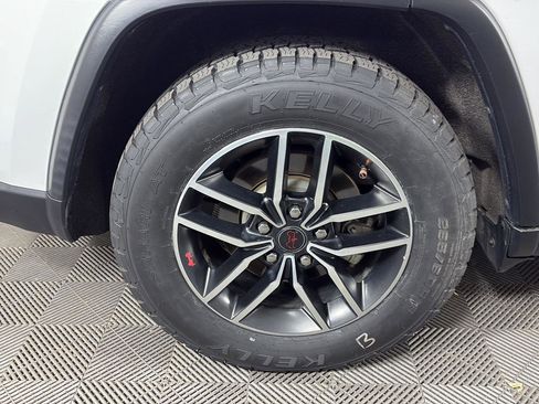 Used 2018 Jeep Grand Cherokee Trailhawk image 15