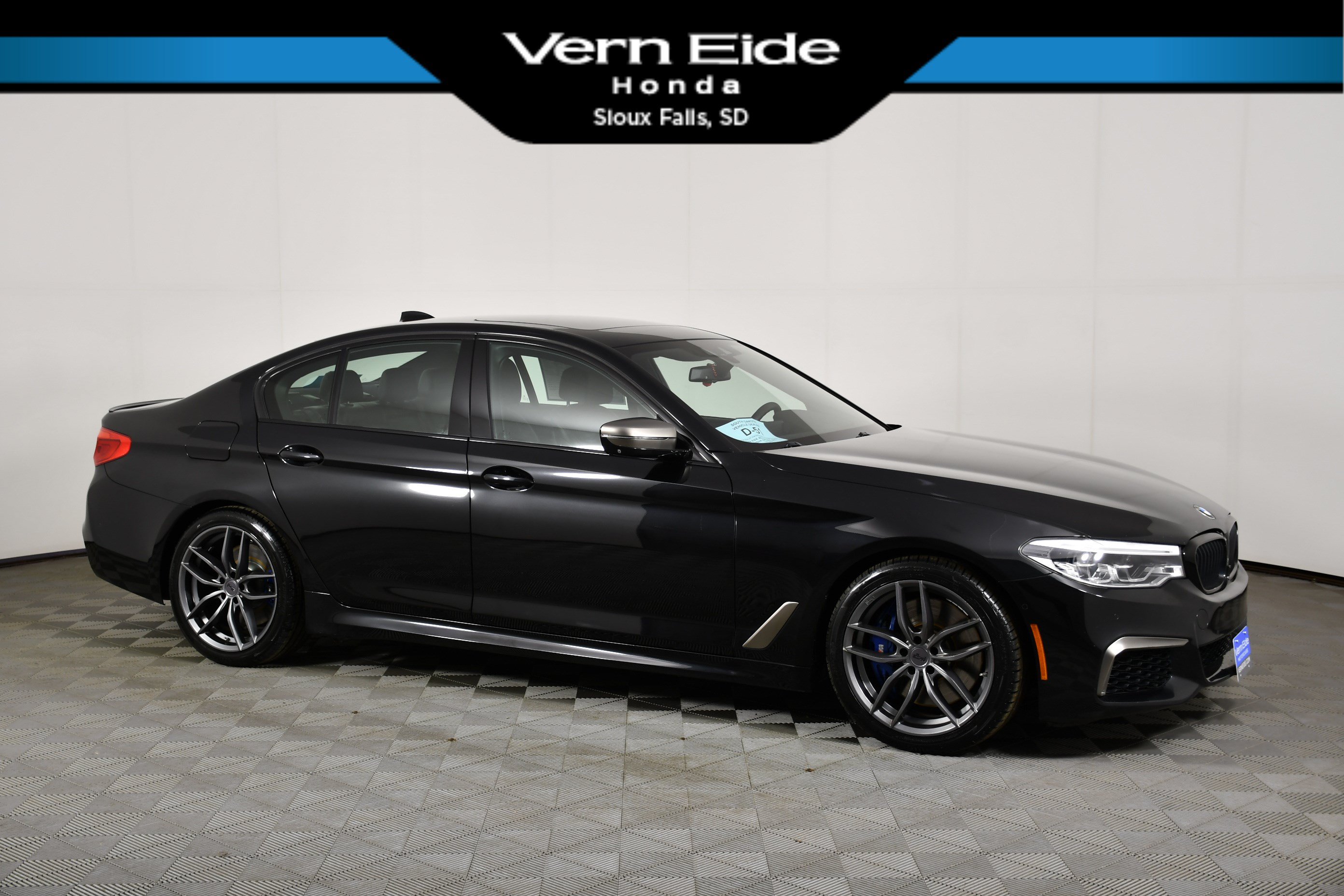 Used 2019 BMW M550i xDrive w/ Dynamic Handling Package AWD/4WD image 1