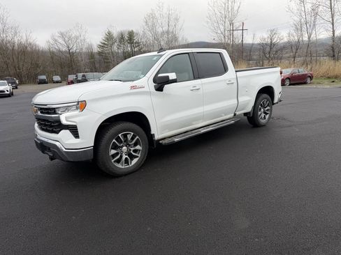 Used 2025 Chevrolet Silverado 1500 LT image 3