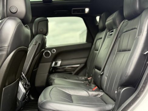 Used 2019 Land Rover Range Rover Sport Supercharged AWD/4WD image 32