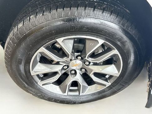 Used 2025 Chevrolet Silverado 1500 LT image 31