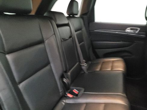 Used 2019 Jeep Grand Cherokee Limited AWD/4WD image 19
