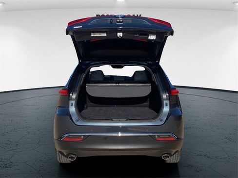 Used 2024 Toyota Venza XLE image 14