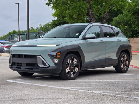 Used 2024 Hyundai Kona SEL FWD image 7