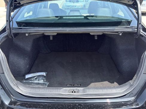 Used 2025 Nissan Altima 2.5 SR FWD image 7