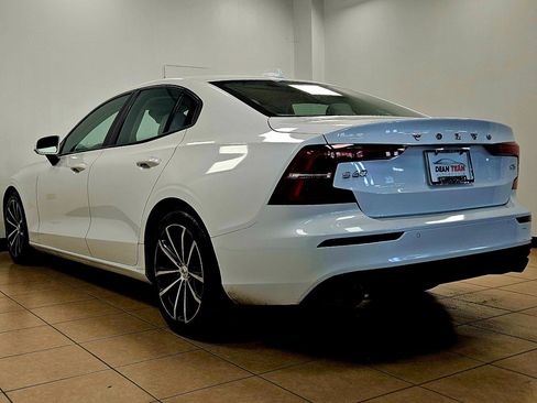 Used 2021 Volvo S60 T5 Momentum w/ Climate Package image 6