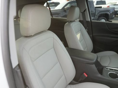 Used 2024 Chevrolet Equinox LT image 19