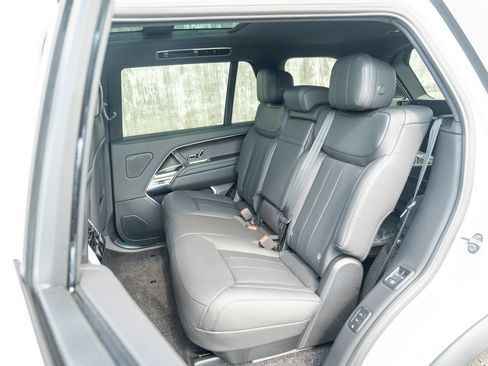 New 2026 Land Rover Range Rover Long Wheelbase SE AWD/4WD image 22