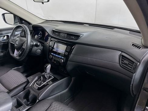 Used 2019 Nissan Rogue SV image 28
