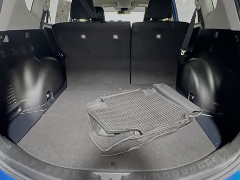Used 2017 Toyota RAV4 LE FWD image 33
