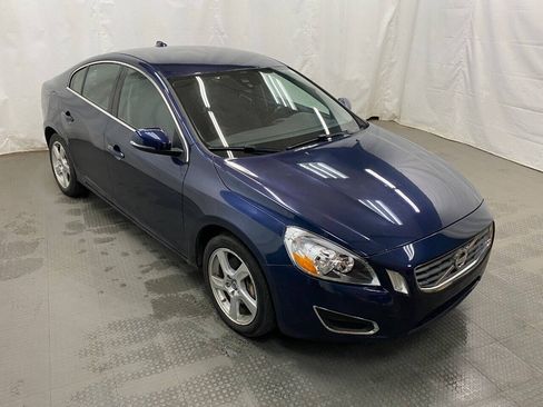 Used 2012 Volvo S60 T5 FWD image 2