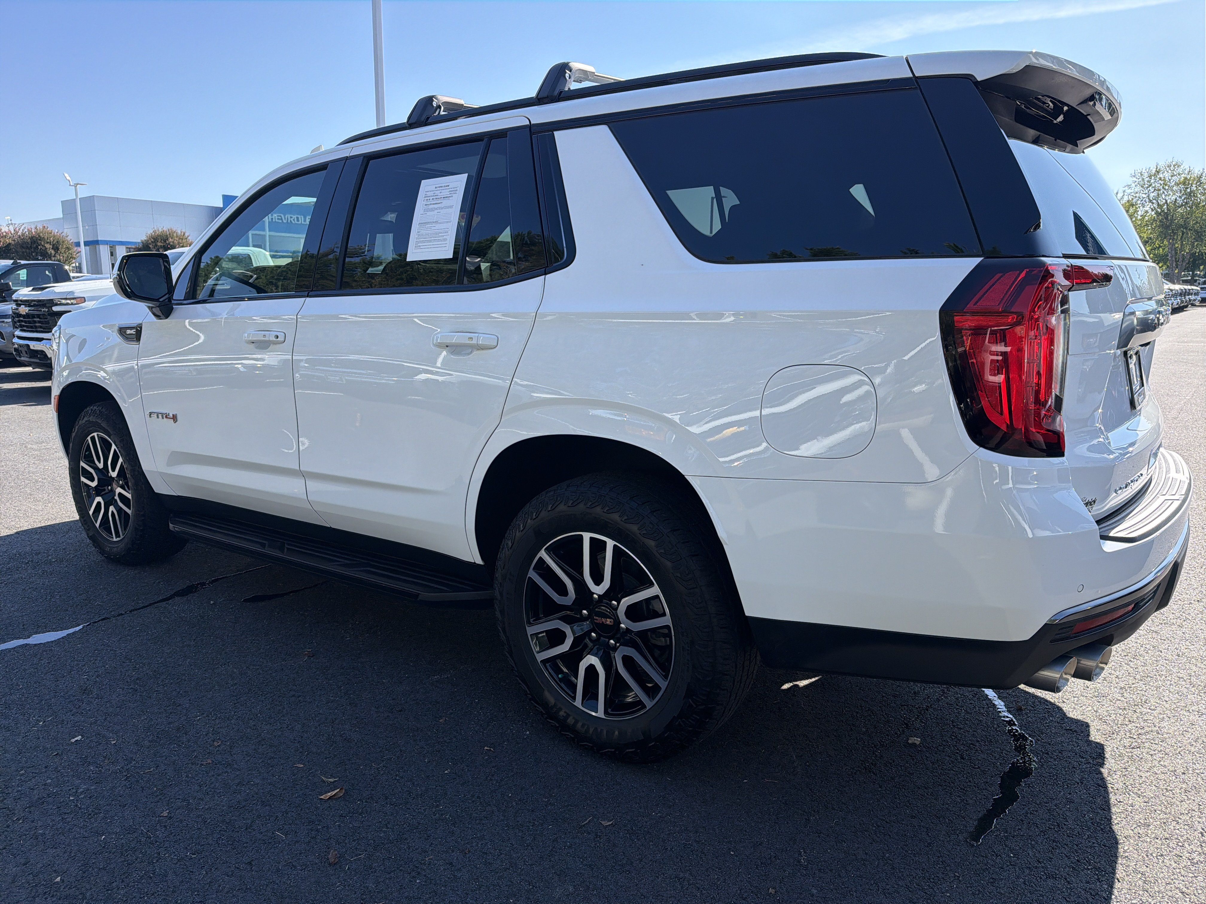 Used 2024 GMC Yukon AT4 AWD/4WD image 8