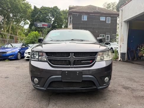 Used 2019 Dodge Journey SE w/ Connectivity Group FWD image 14
