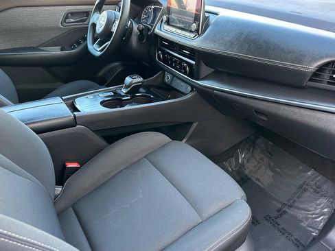 Used 2023 Nissan Rogue S FWD image 20