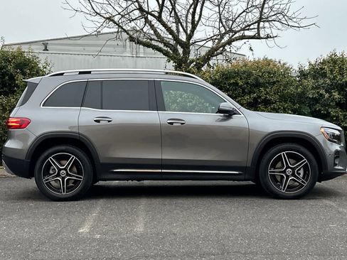 New 2026 Mercedes-Benz GLB 250 image 2