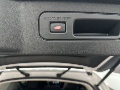 Used 2025 Honda Pilot Touring image 37