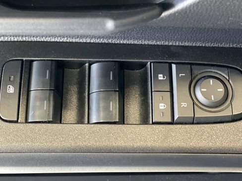 Used 2025 Toyota 4Runner SR5 image 15