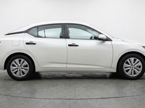 Used 2025 Nissan Sentra S FWD image 11