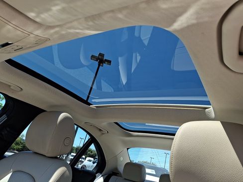 Certified 2018 Mercedes-Benz C 300 4MATIC Sedan image 14