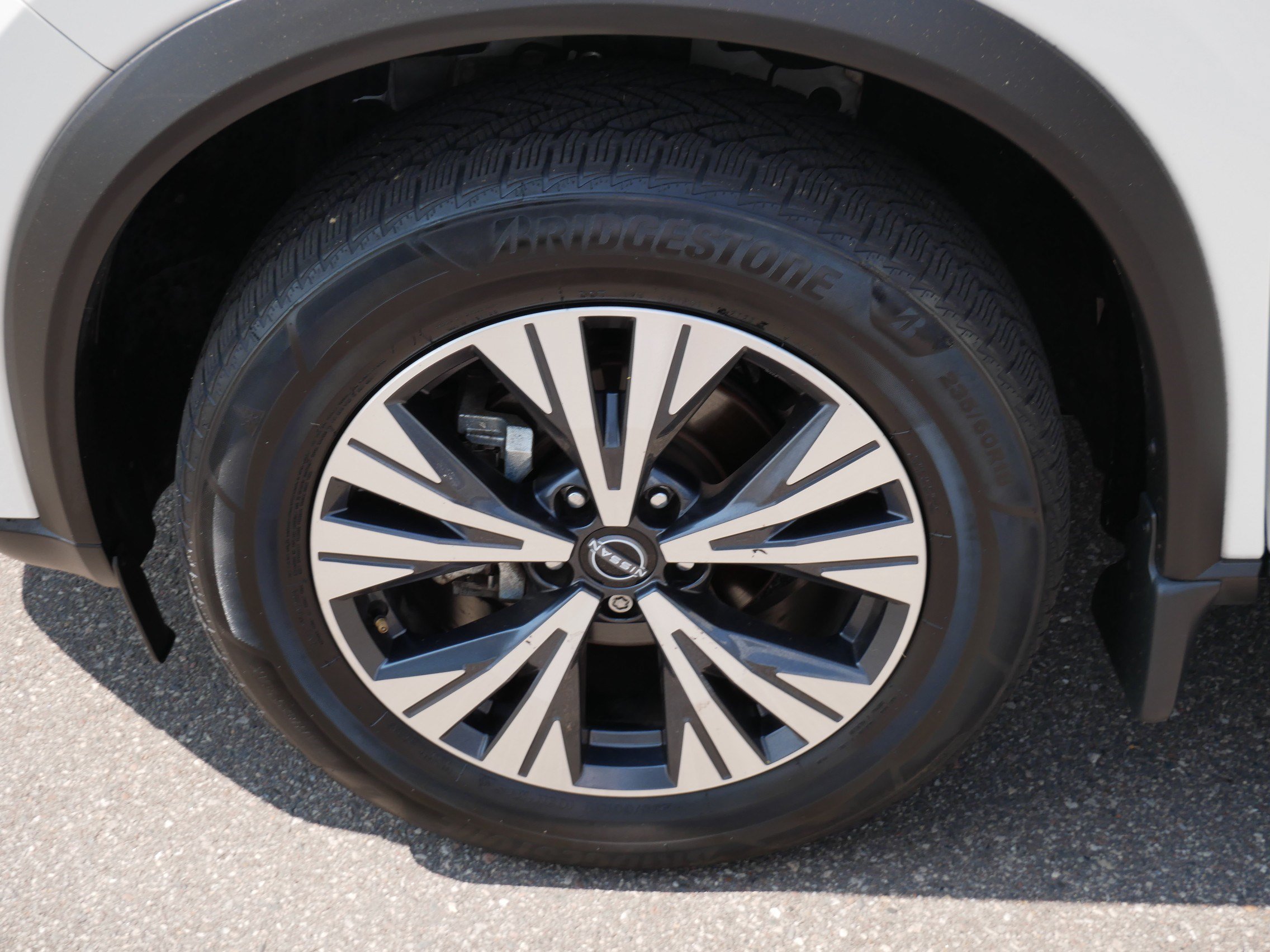 Used 2023 Nissan Rogue SV AWD/4WD image 15