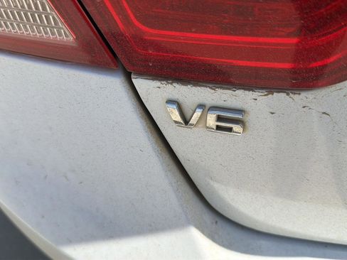 Used 2016 Chevrolet Impala LT FWD image 29