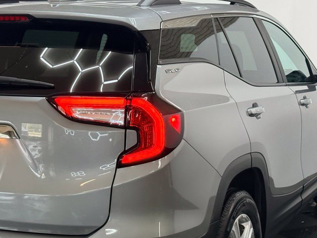 Used 2023 GMC Terrain SLE w/ Driver Convenience Package FWD image 10