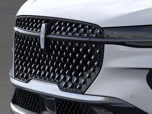 New 2026 Lincoln Nautilus Reserve AWD/4WD image 17