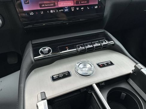 Used 2025 Lincoln Navigator Reserve w/ Jet Appearance Package AWD/4WD image 24