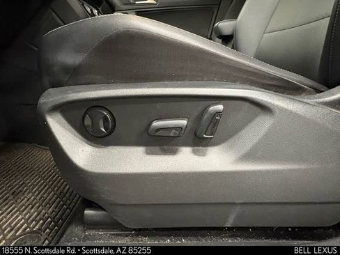 Used 2019 Volkswagen Tiguan SE FWD image 13