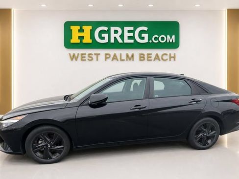 Used 2021 Hyundai Elantra SEL w/ Cargo Package FWD image 8