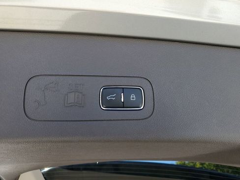 Certified 2023 Lincoln Aviator Standard w/ Premium Package image 7