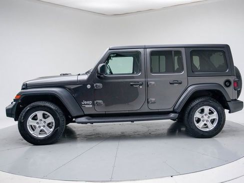 Used 2019 Jeep Wrangler Unlimited Sport S image 2