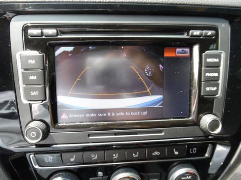 Used 2015 Volkswagen Jetta GLI SE FWD image 16