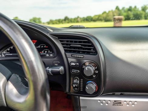 Used 2004 Honda S2000 image 69