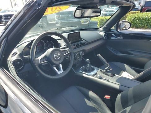 Used 2017 MAZDA MX-5 Miata RF Grand Touring image 30