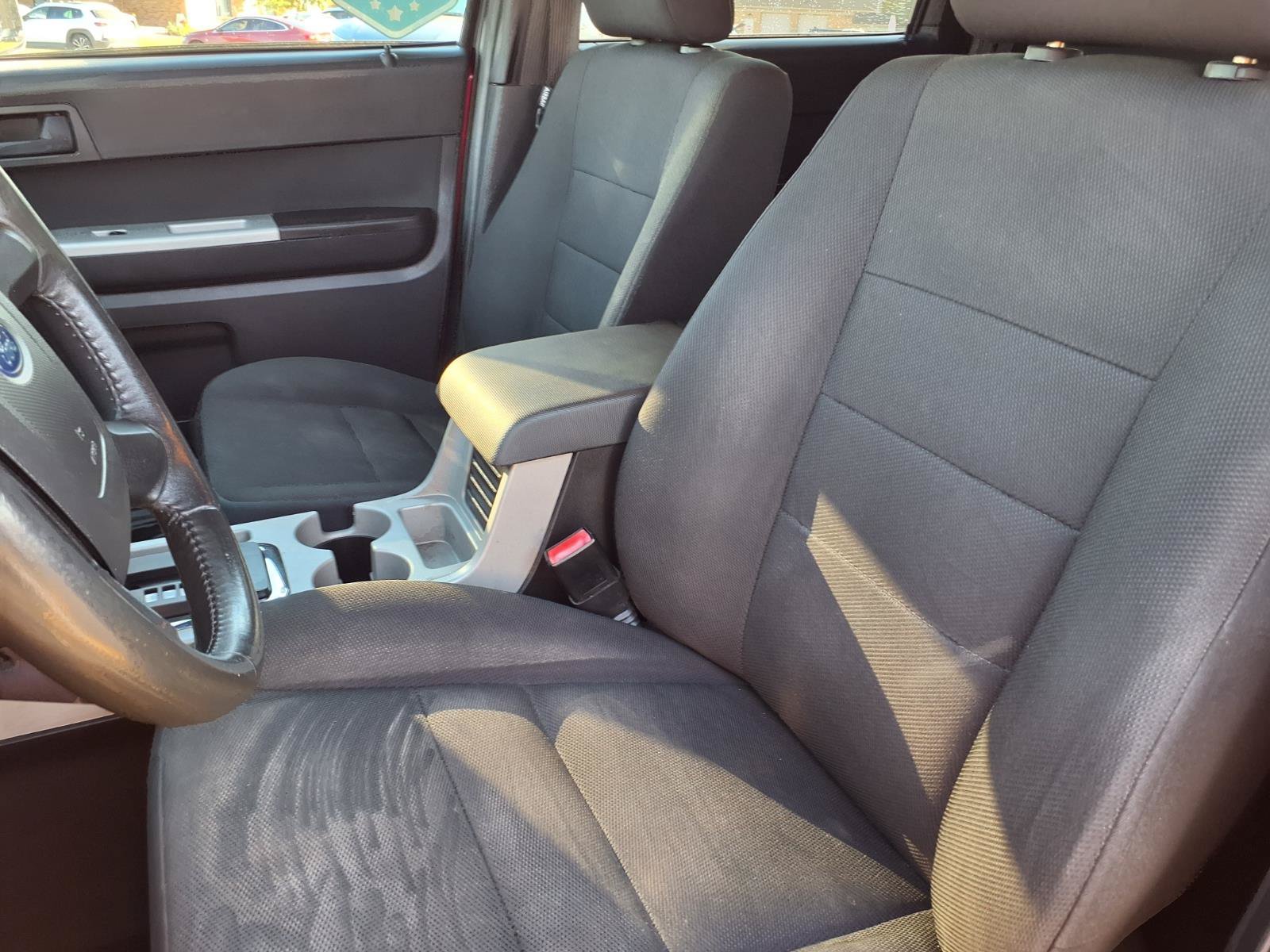 Used 2010 Ford Escape XLT FWD image 3