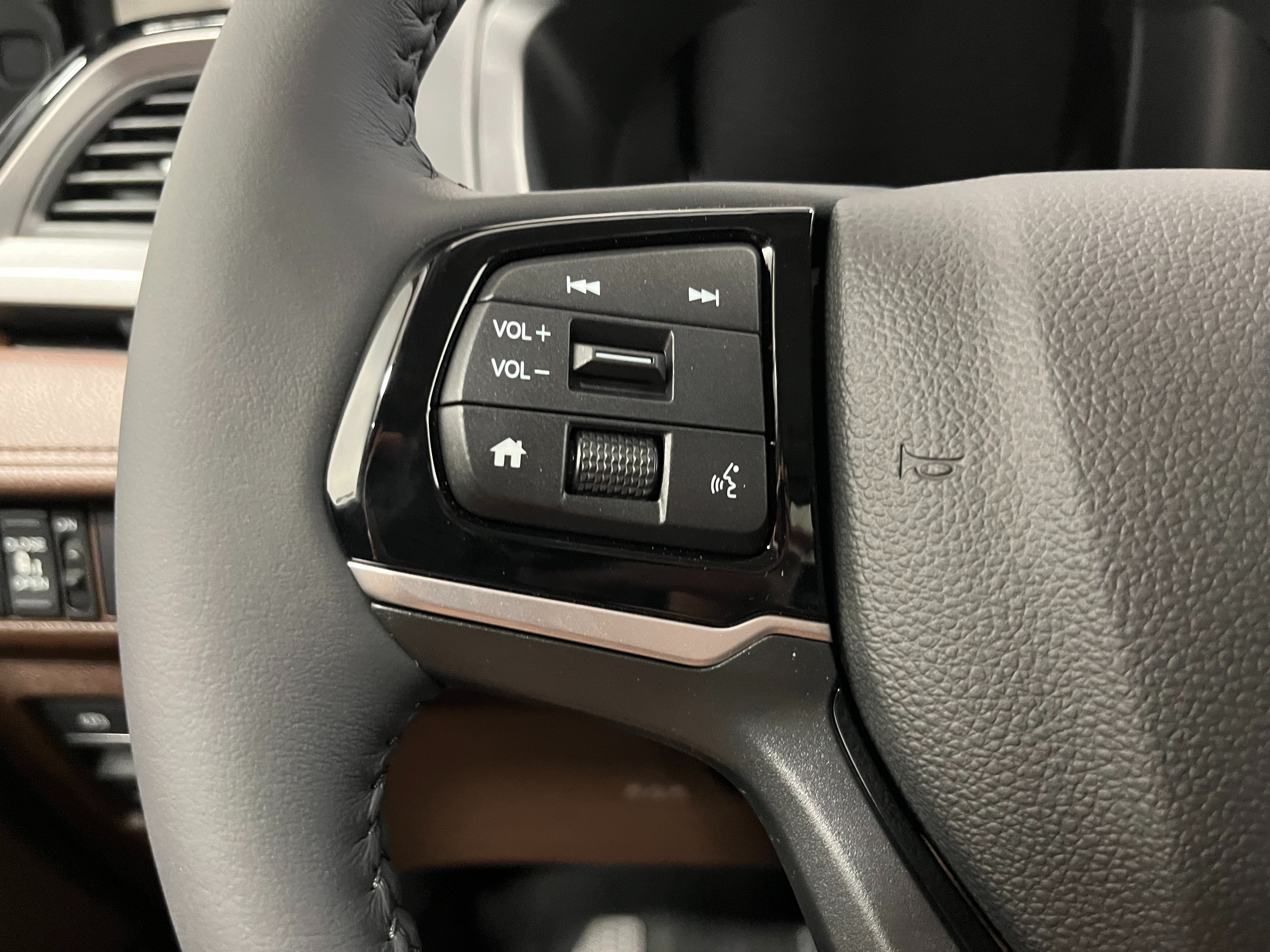 New 2027 Honda Odyssey Touring image 17