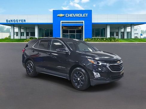 Used 2018 Chevrolet Equinox LT image 3