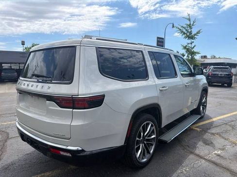 Used 2022 Jeep Wagoneer Series III w/ Premium Group I AWD/4WD image 7
