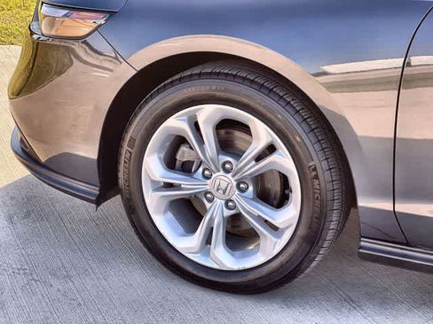 Certified 2025 Honda Accord LX image 9