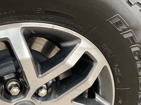 Used 2018 Ford F150 Raptor w/ Equipment Group 802A Luxury image 34