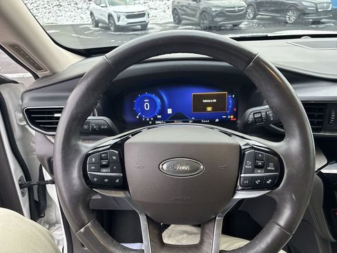 Used 2022 Ford Explorer Platinum w/ Equipment Group 601A image 14