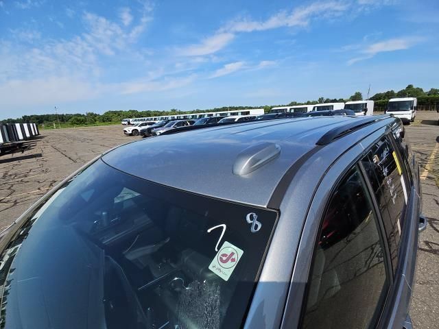 Used 2025 Chevrolet Suburban Z71 AWD/4WD image 16