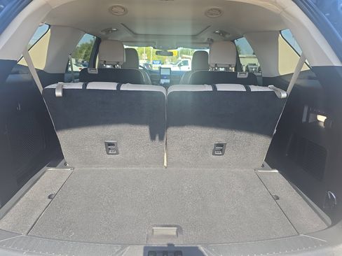 Used 2023 Ford Explorer Limited w/ Limited Technology Package image 8