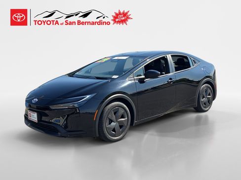 Certified 2024 Toyota Prius LE image 1