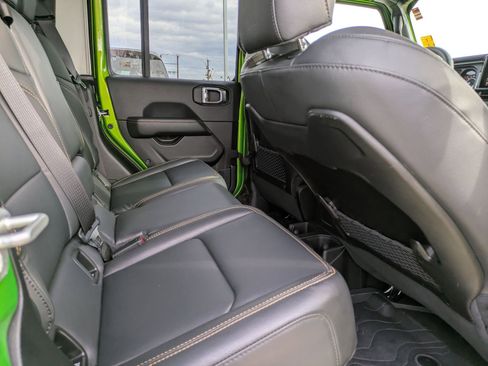 Used 2025 Jeep Gladiator Sport image 25