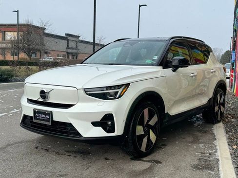 Used 2023 Volvo XC40 Recharge Ultimate image 26